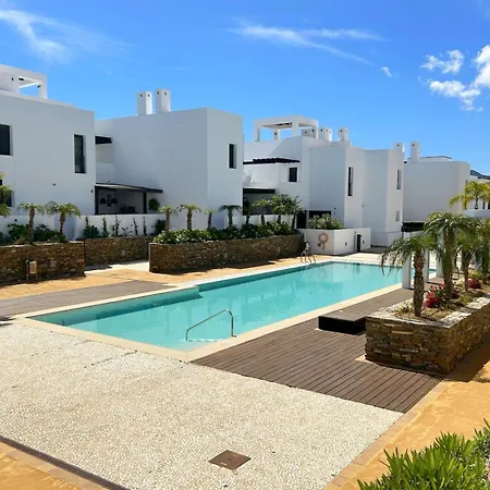 Villa Casas De La Loma, Macenas